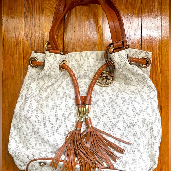 New‼️ Brand new Michael Kors Shoulder Bag - Picture 1 of 3